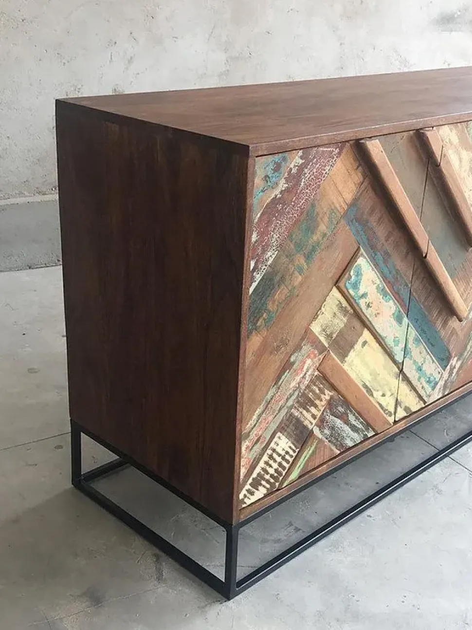 Mobile soggiorno modello Legno barche 4a di Outlet etnico in Offerta Outlet