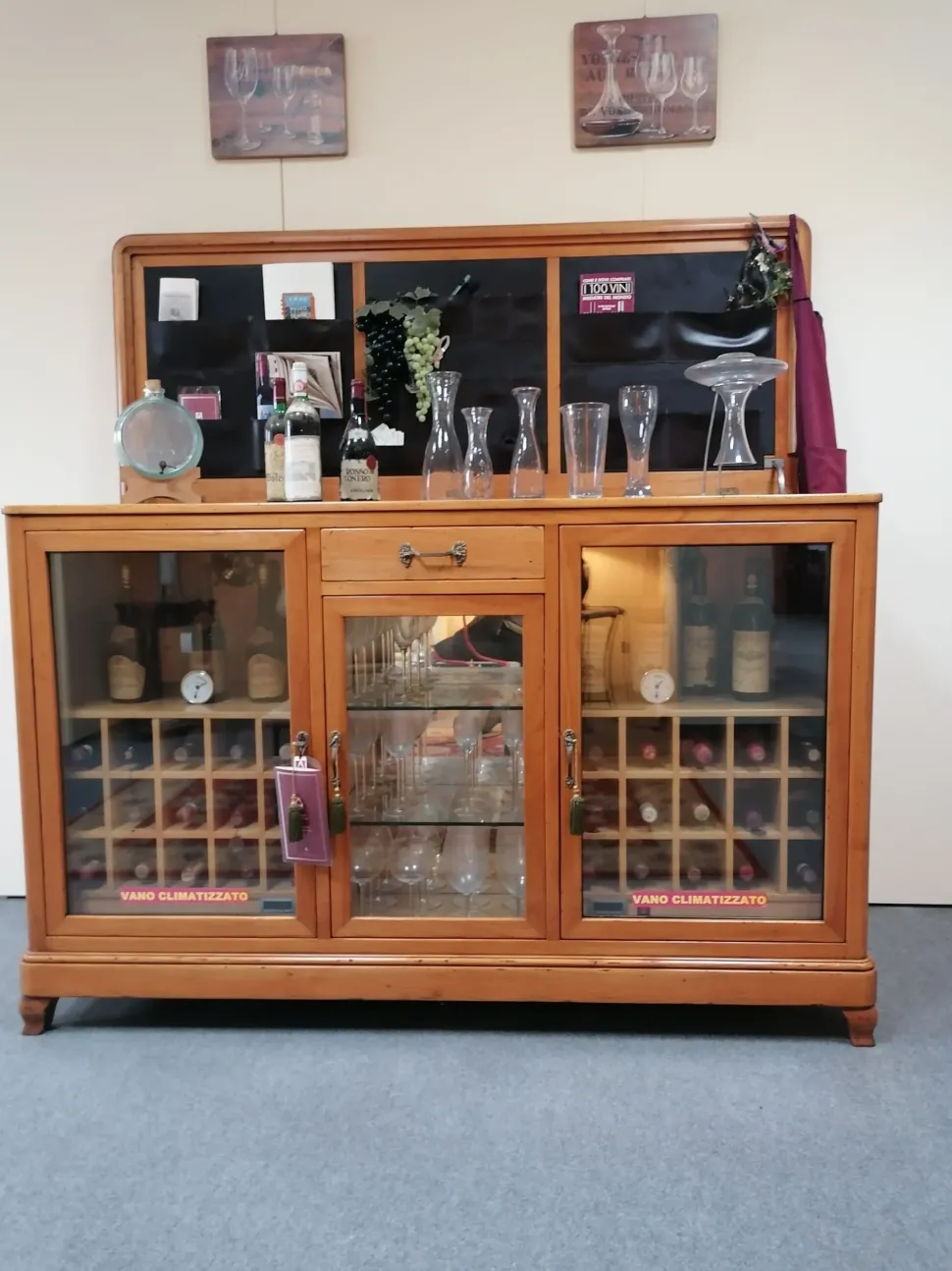 Mobile soggiorno modello Sommelier di Faber mobili in Offerta Outlet