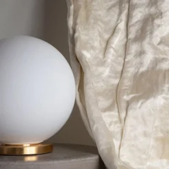 Offerta Outlet: Lampada da tavolo Fontana Arte. Acquista ora!