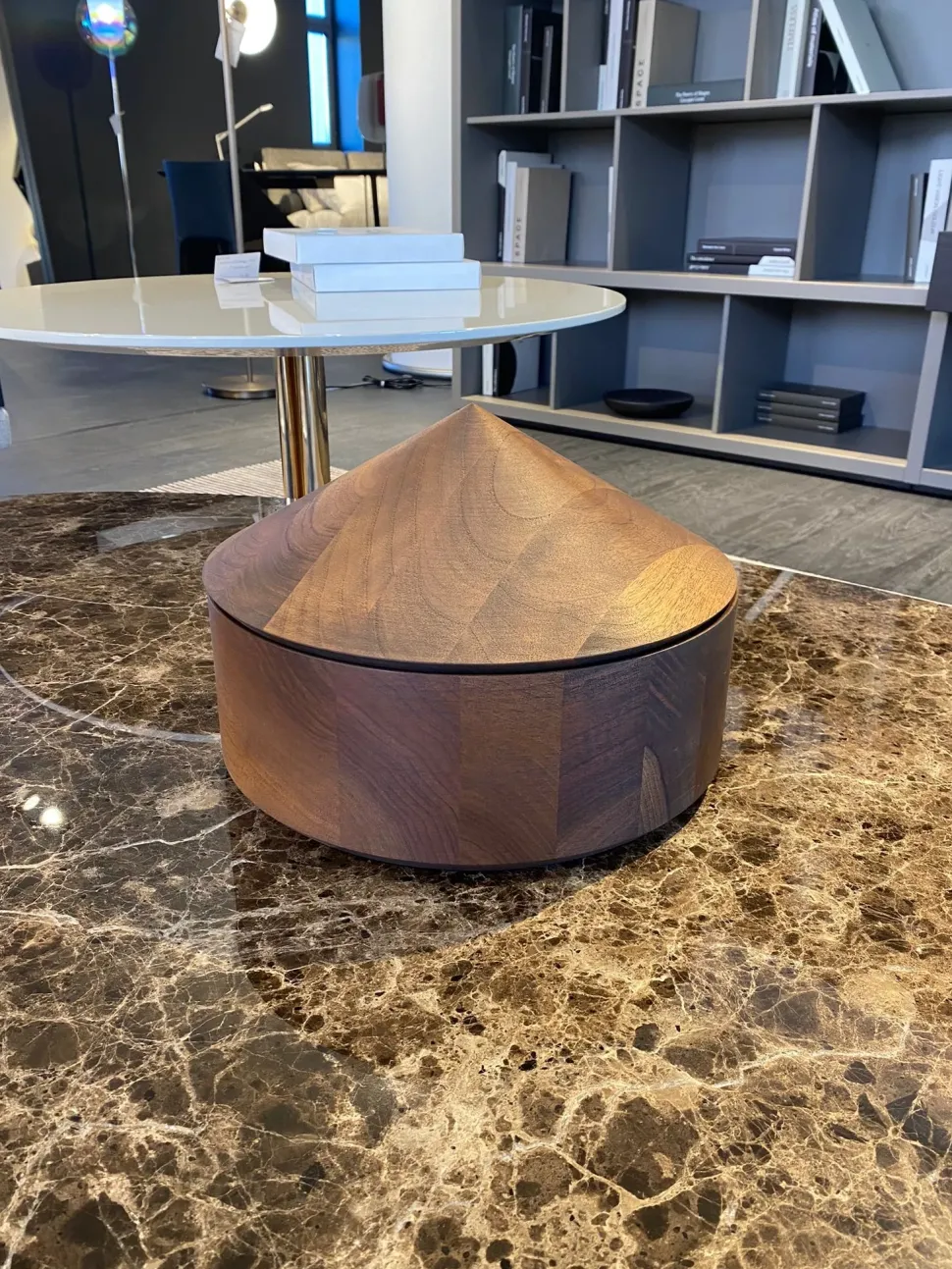 Oggettistica Cono noce Poliform con uno SCONTO IMPERDIBILE approfittane ora!