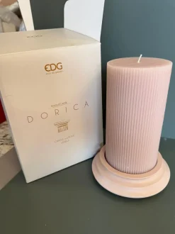 Oggettistica design Candela dorica con piatto alta di Artigianale a prezzo ribassato