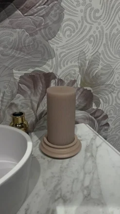 Oggettistica design Candela dorica con piatto alta di Artigianale a prezzo ribassato