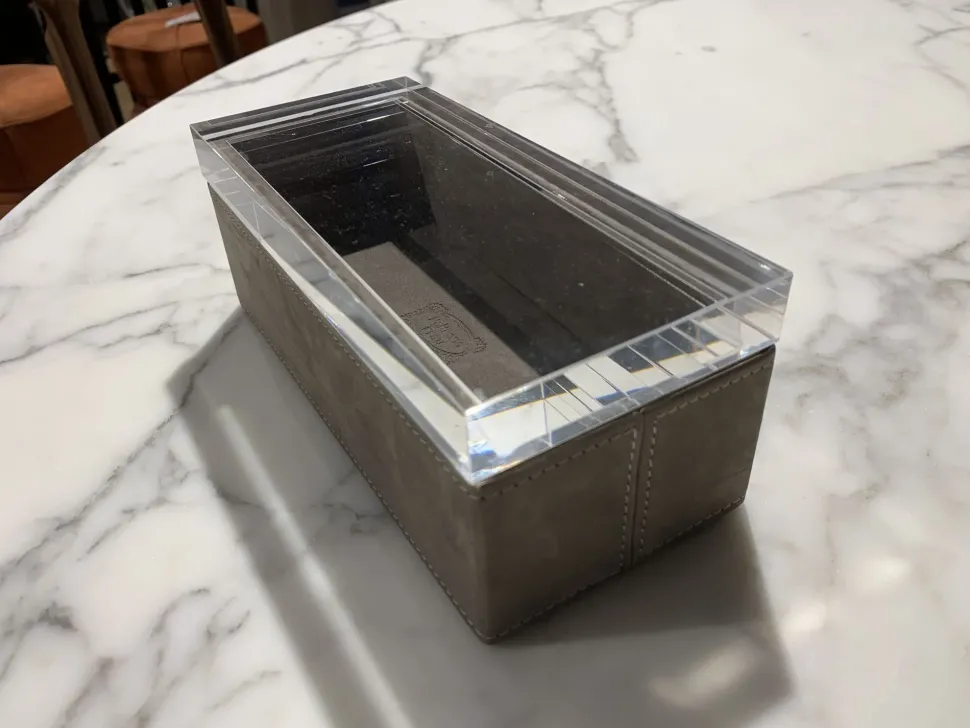 Oggettistica Leather case di Poltrona frau scontata