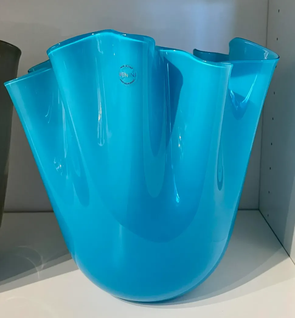 Oggettistica modello Venini fazzoletto opalino rosso di Venini in offerta