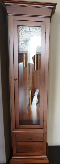 Orologio a colonna in legno con pesi a prezzo scontato