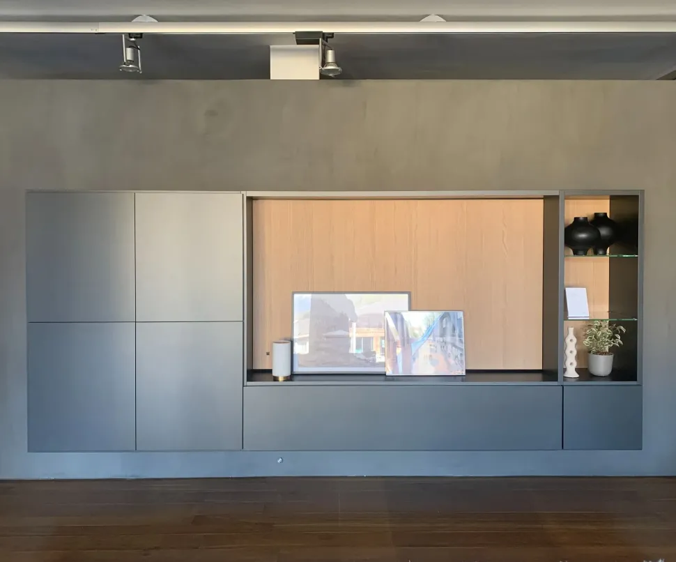 Parete attrezzata 505 up Molteni&C: un'esclusiva combinazione di stile e praticità. Sconto imperdibile!