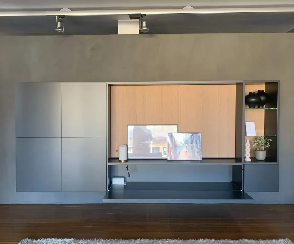 Parete attrezzata 505 up Molteni&C: un'esclusiva combinazione di stile e praticità. Sconto imperdibile!