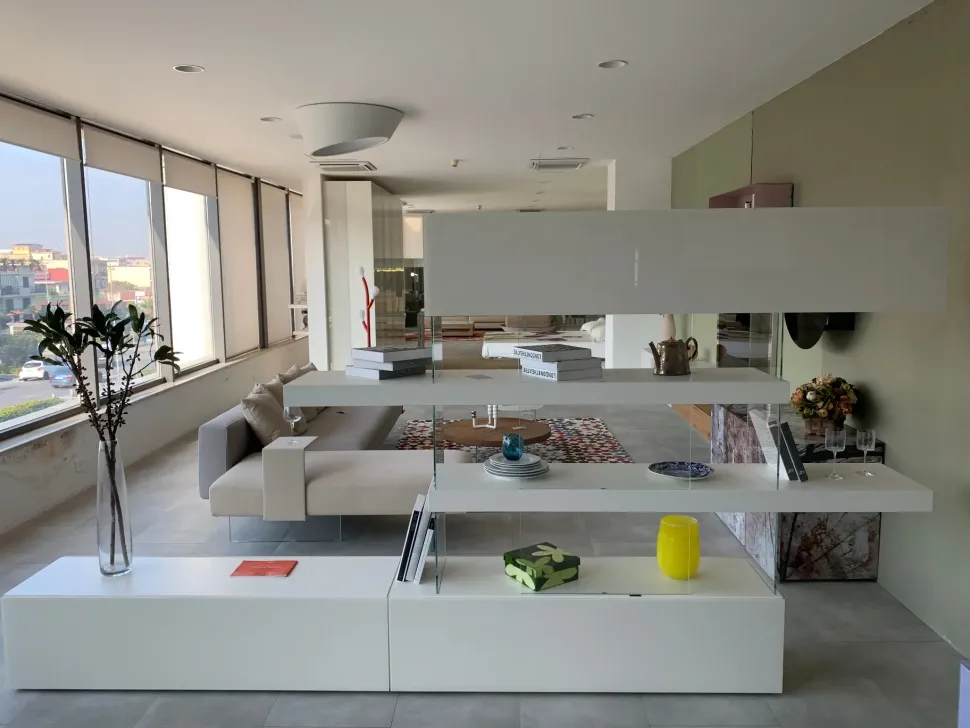 Parete attrezzata Air storage del brand Lago con un ribasso esclusivo