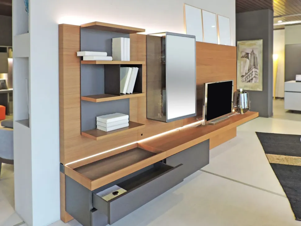 Parete attrezzata Grid della marca Molteni & c con un ribasso esclusivo