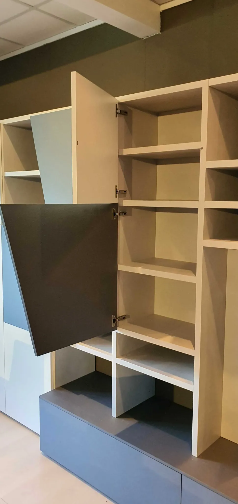 Parete attrezzata in stile design Diagonal 2020 di Tomasella in Offerta Outlet