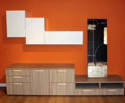 Parete attrezzata in stile moderno Colombini in laminato materico Offerta Outlet