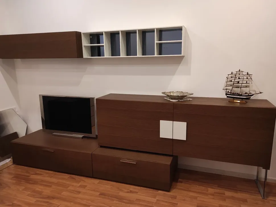 Parete attrezzata in stile moderno All di Md house a prezzo Outlet