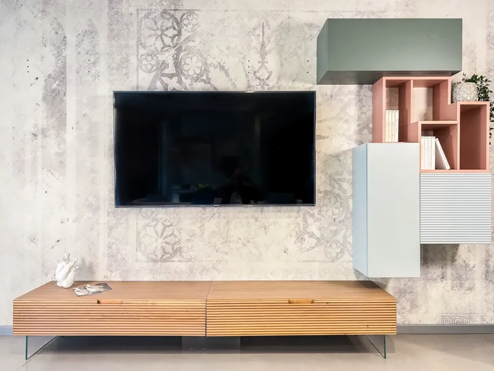 Parete attrezzata in stile moderna Parete tv di Devina nais a prezzo Outlet