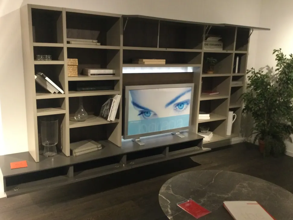 Parete attrezzata Living system del brand Novamobili con un ribasso esclusivo