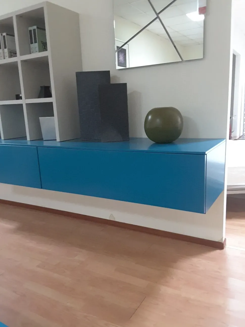 Parete attrezzata Living system di Novamobili scontata del 70%