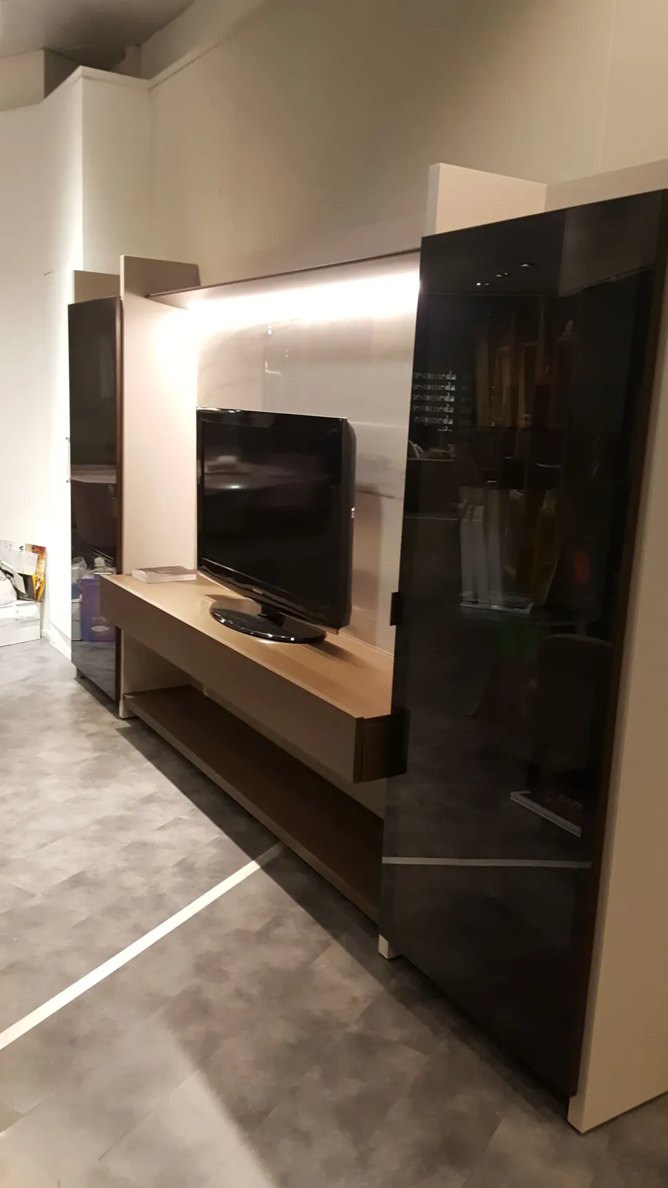 Parete attrezzata Over dell'azienda Misuraemme con uno sconto esclusivo