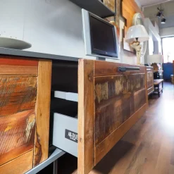 Parete attrezzata Parete soggiorno industrial e legno di Nuovi mondi collection in OFFERTA OUTLET