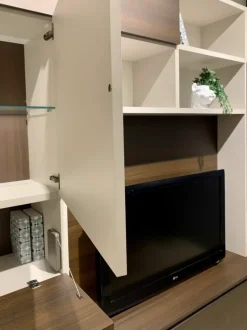 Parete attrezzata Parete a spalla vano tv e pensili vetro  di Tomasella in OFFERTA OUTLET