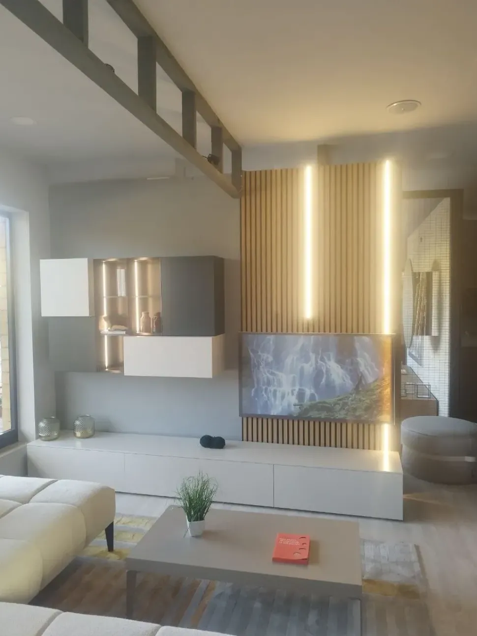 Parete attrezzata Parete at novamobili pronta consegna di Novamobili scontata del 47%