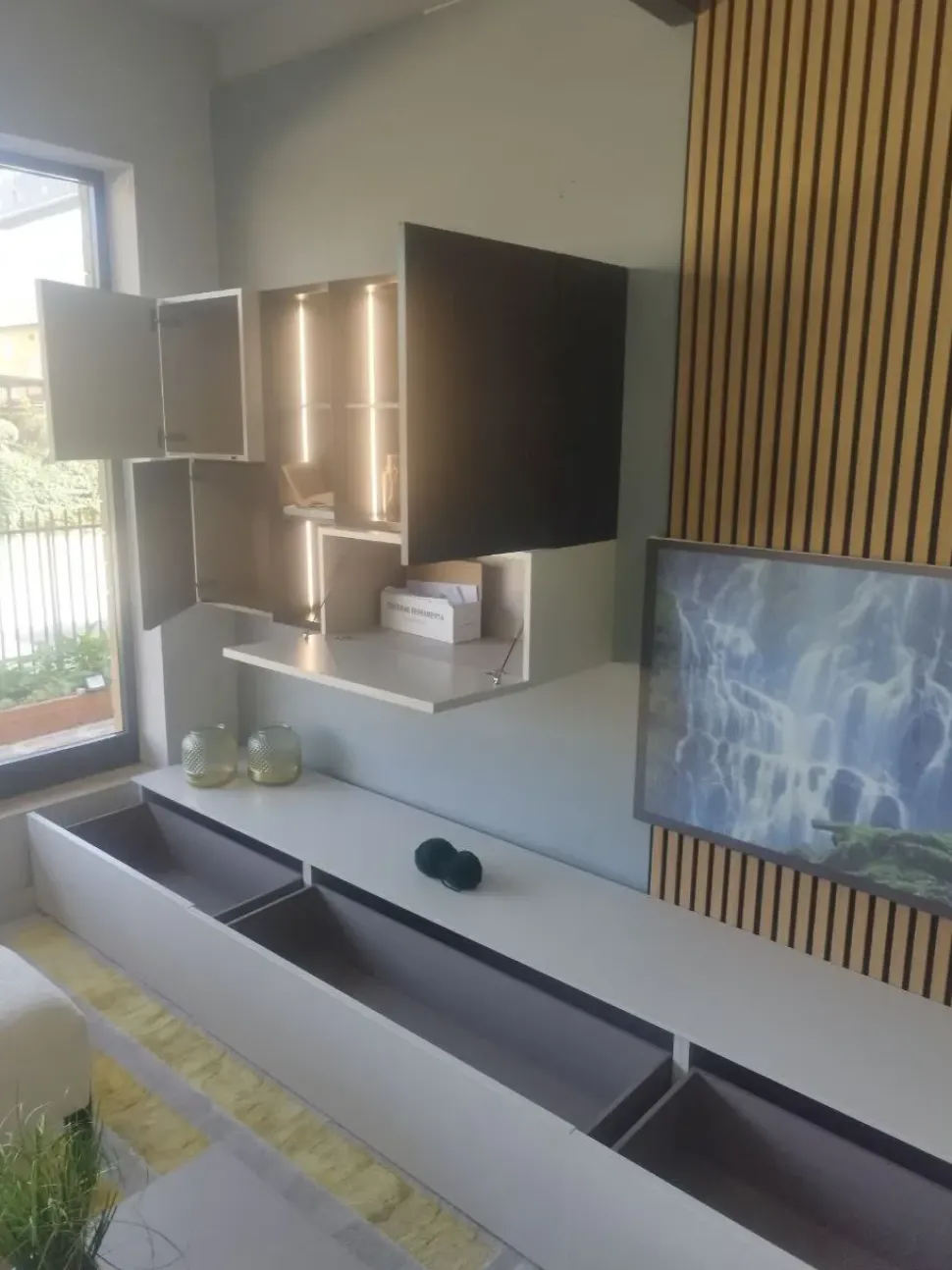 Parete attrezzata Parete at novamobili pronta consegna di Novamobili scontata del 47%