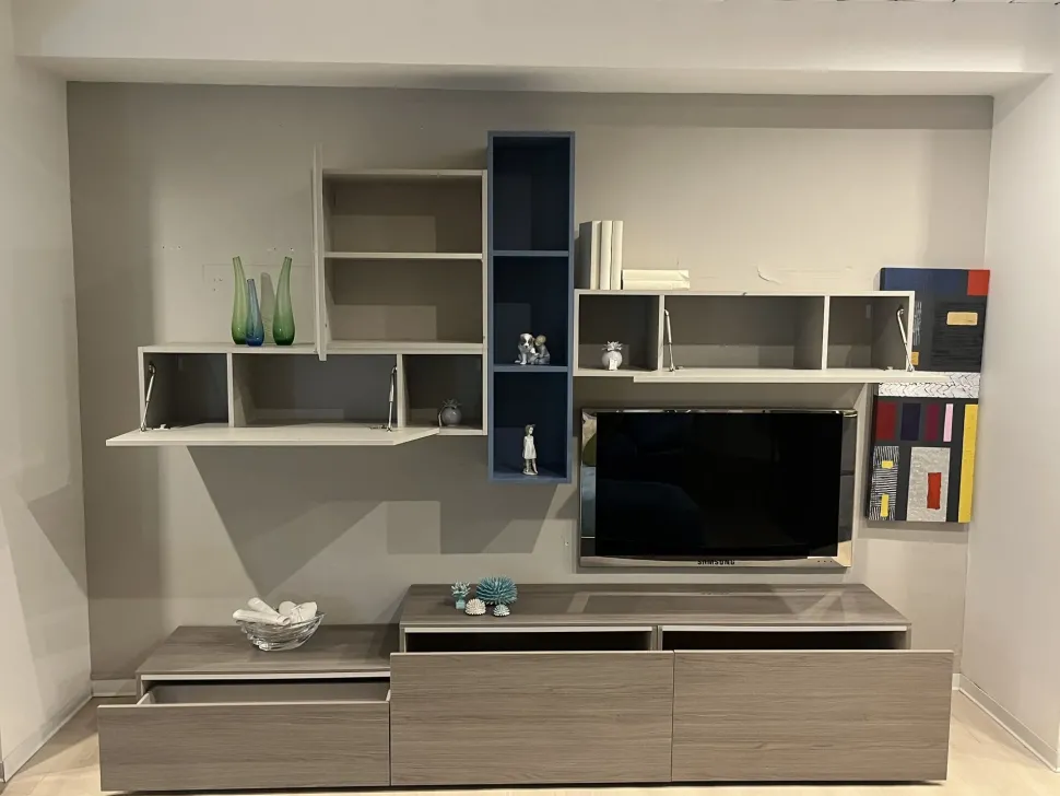 Parete attrezzata Pratico Santalucia in stile moderno a prezzo scontato