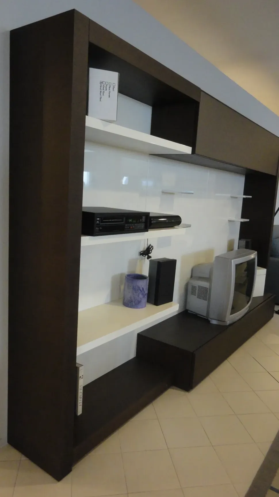 Parete attrezzata Spazio e forma Falma italia in stile moderno a prezzo scontato