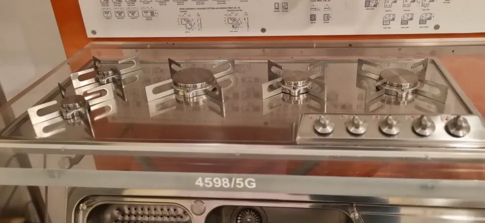 Piano cottura modello Piano cottura 5 fuochi dell'azienda Alpes inox a prezzo scontato