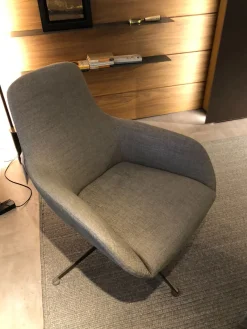 Poltrona con poggiapiedi Kent  Zanotta a prezzo scontato