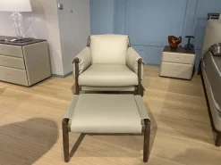 Poltrona con poggiapiedi Times lounge  Poltrona frau a prezzo Outlet