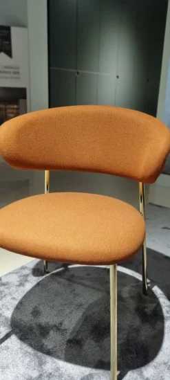 Poltrona con seduta fissa Oleandro Calligaris a prezzo scontato