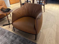 Poltrona con seduta fissa Archibald Poltrona frau in Offerta Outlet  approfittane ora!