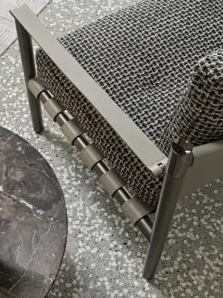 Poltrona con seduta fissa Iko Flou a prezzo Outlet