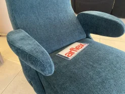 Poltrona con seduta fissa Delfino Arflex a prezzo scontato