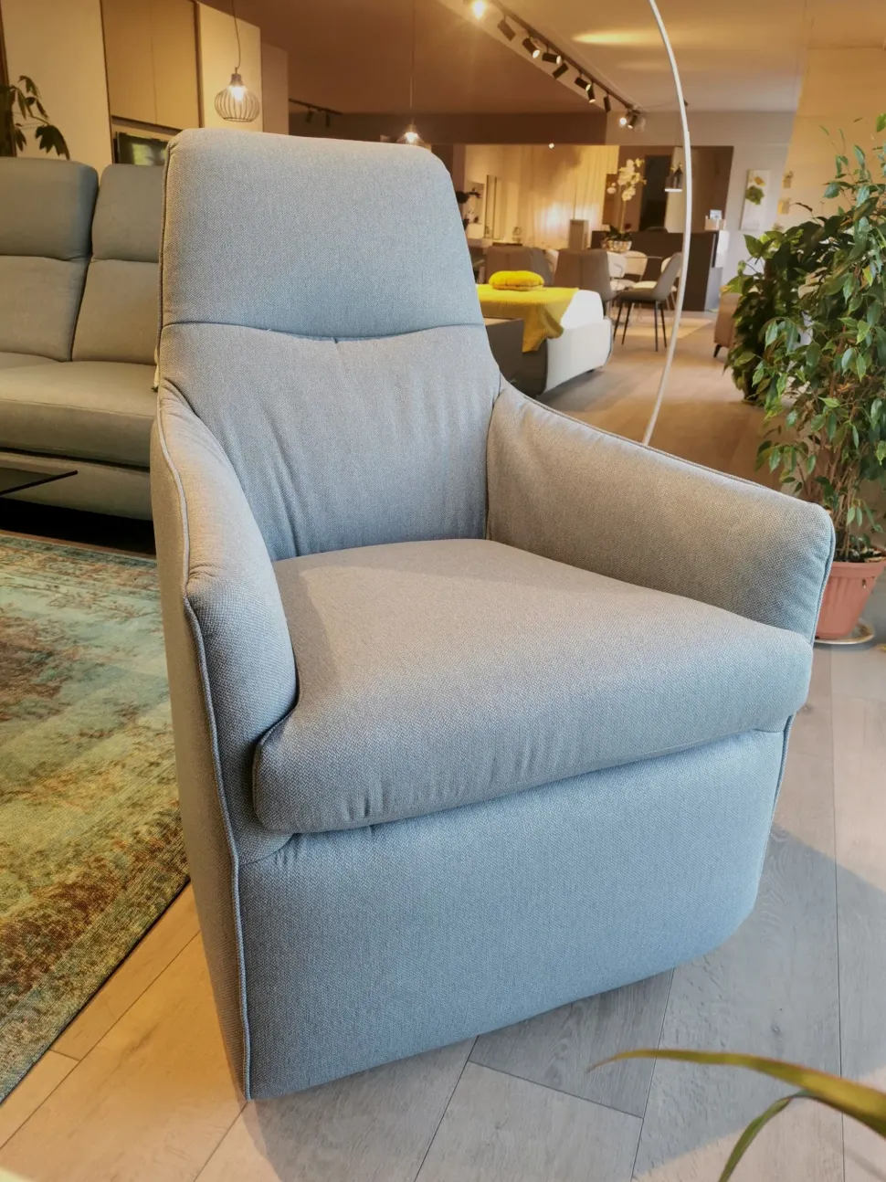 Poltrona in stile moderno Bangkok Le comfort in Offerta Outlet