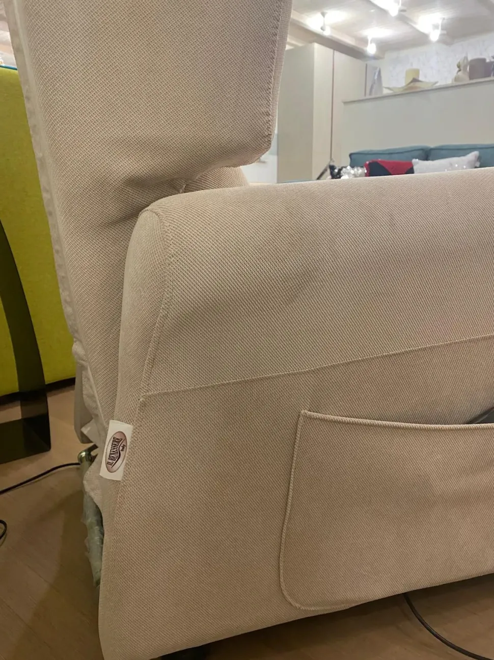 Poltrona Lilly con movimento relax a marchio Benessere relax con uno sconto imperdibile