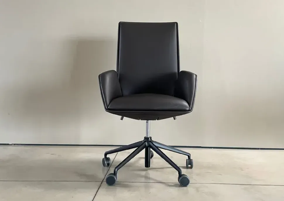 Poltrona modello Cercle Poltrona frau ad un prezzo vantaggioso