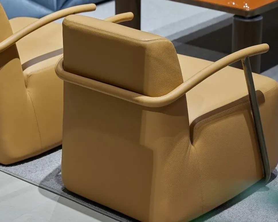 Poltrona modello Poltrona luxury pelle vari colori Md work con forte sconto