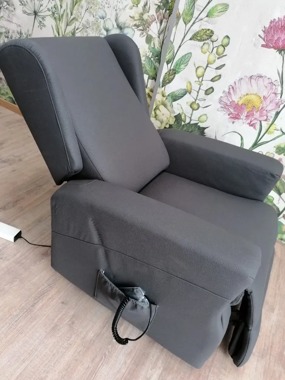 Poltrona relax in Ecopelle Arabella Stones scontata