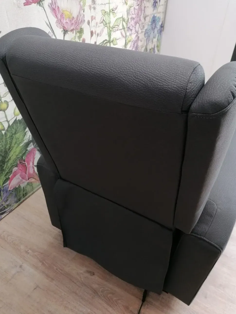 Poltrona relax in Ecopelle Arabella Stones scontata