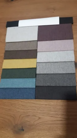 Poltroncina Caroline con seduta fissa, Mottes Selection a prezzi scontati. Perfetta per l'arredamento moderno.