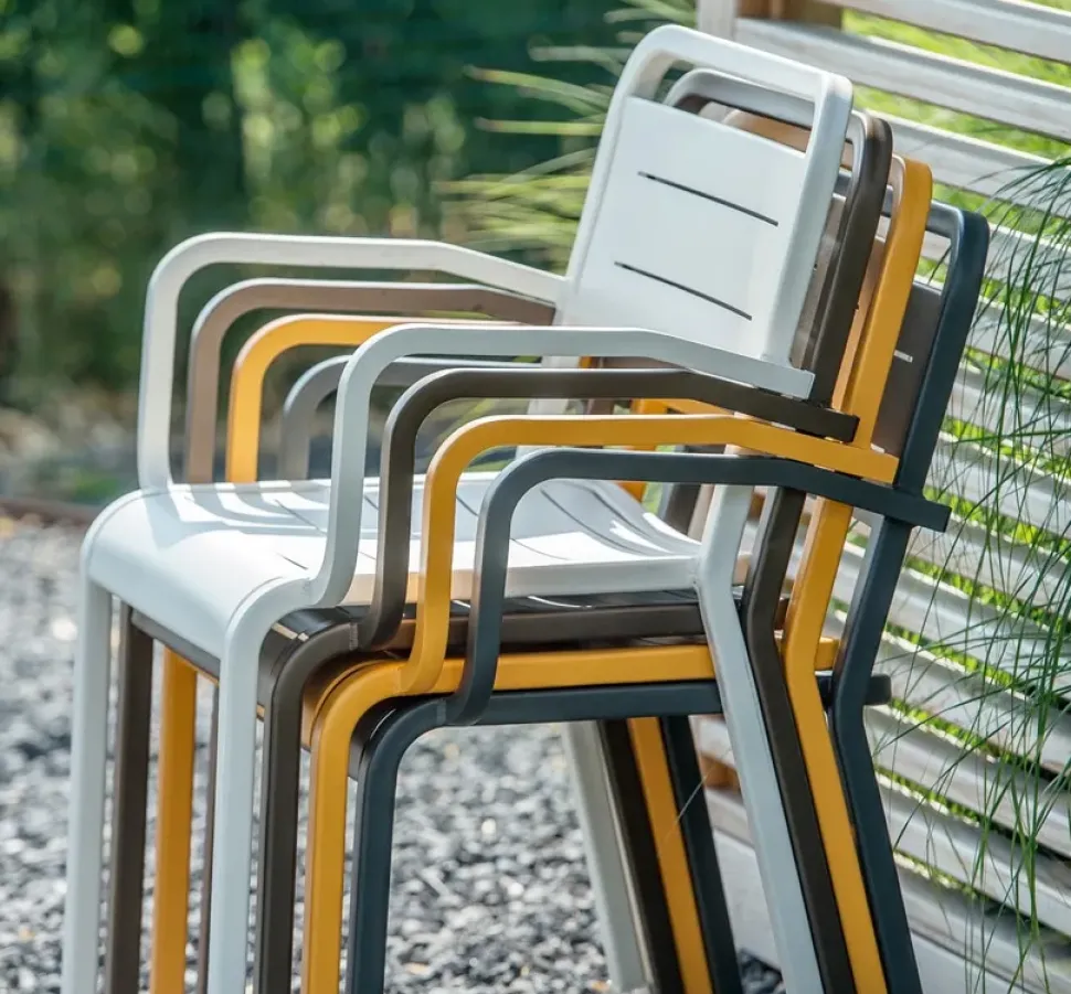 Poltroncina da esterni Urban Emu a prezzo scontato