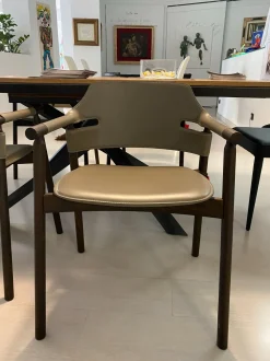 Poltroncina in stile design modello Suite Midj a prezzo scontato