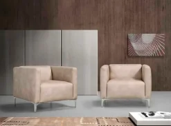 Poltroncina Poltroncina mod.abigayle rivestita in vera pelle spessorata scontata del 50% Artigianale a prezzo scontato