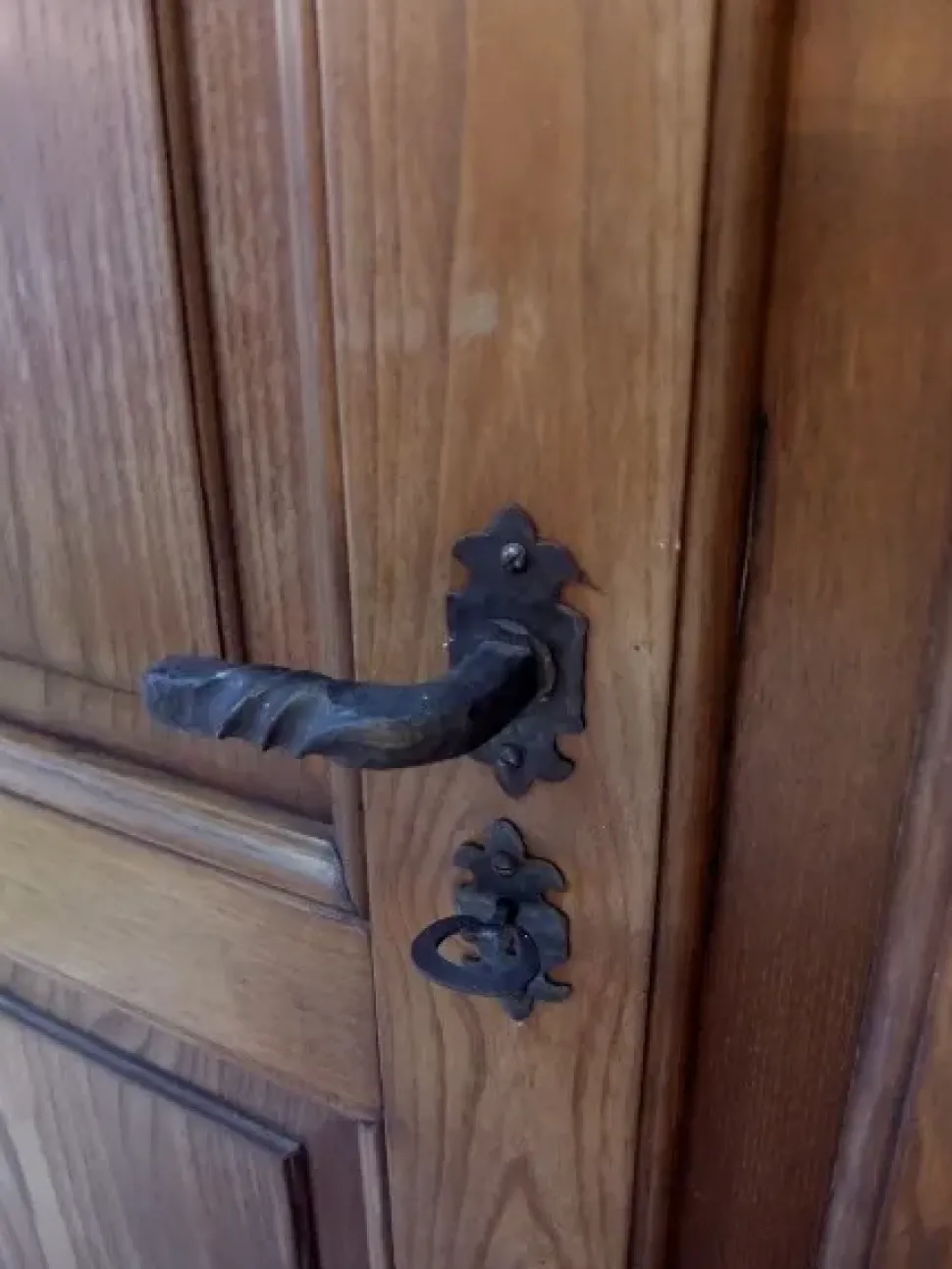 Porta a fodrina a prezzo ribassato 66% in legno