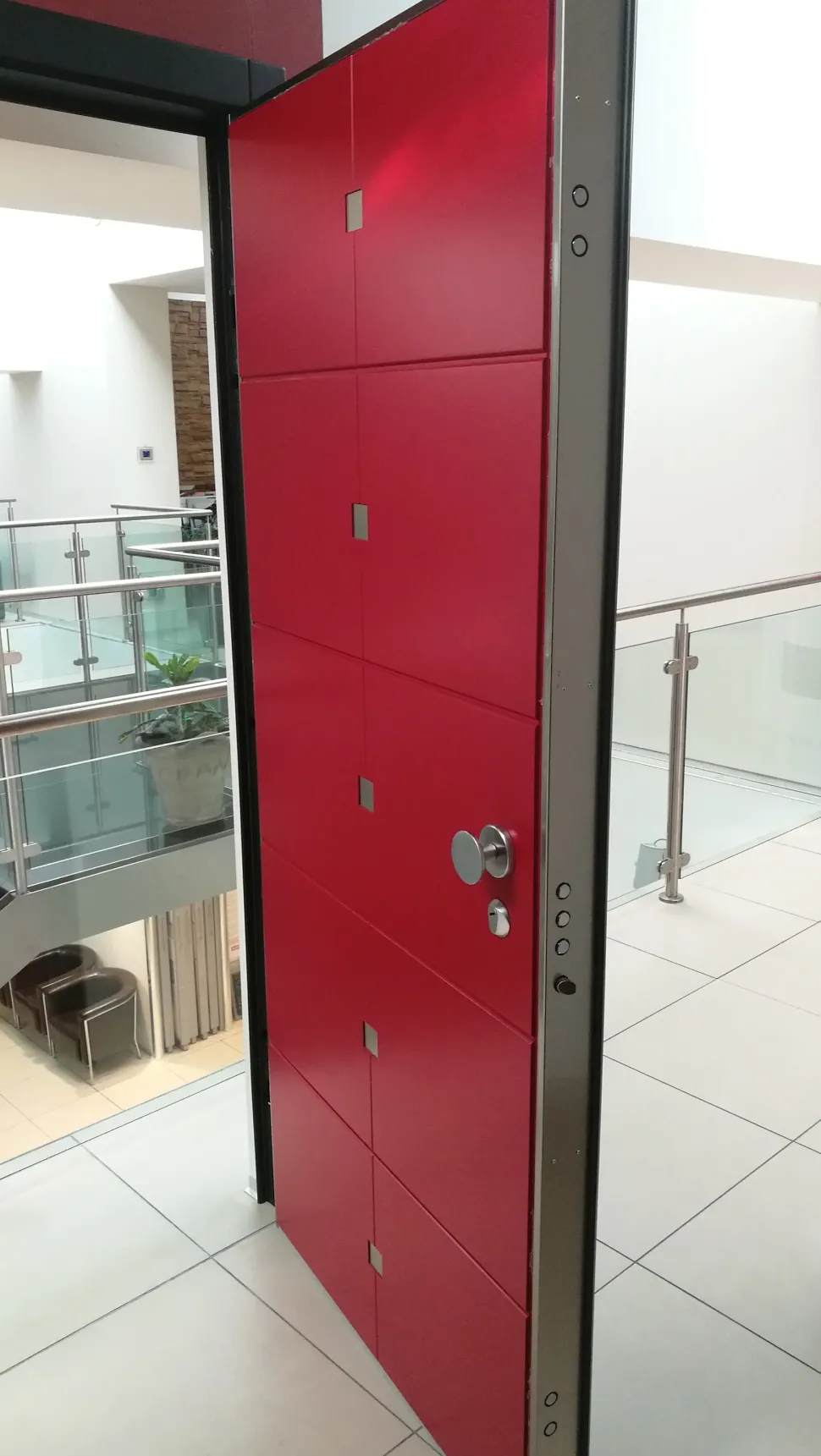 Porta liscia moderna Gardesa a prezzo ribassato 30%