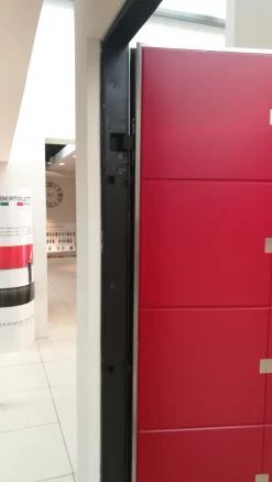 Porta liscia moderna Gardesa a prezzo ribassato 30%