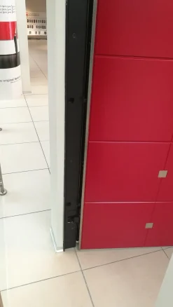 Porta liscia moderna Gardesa a prezzo ribassato 30%