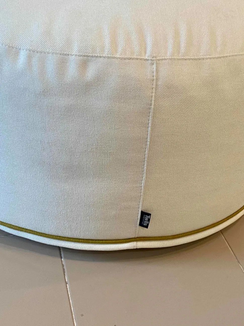 Pouf design modello Soft Twils a prezzo Outlet