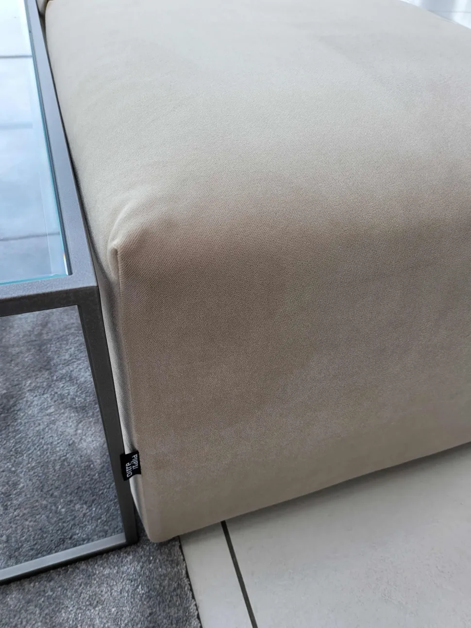 Pouf design modello Unit 2021 Ditre italia a prezzo scontato