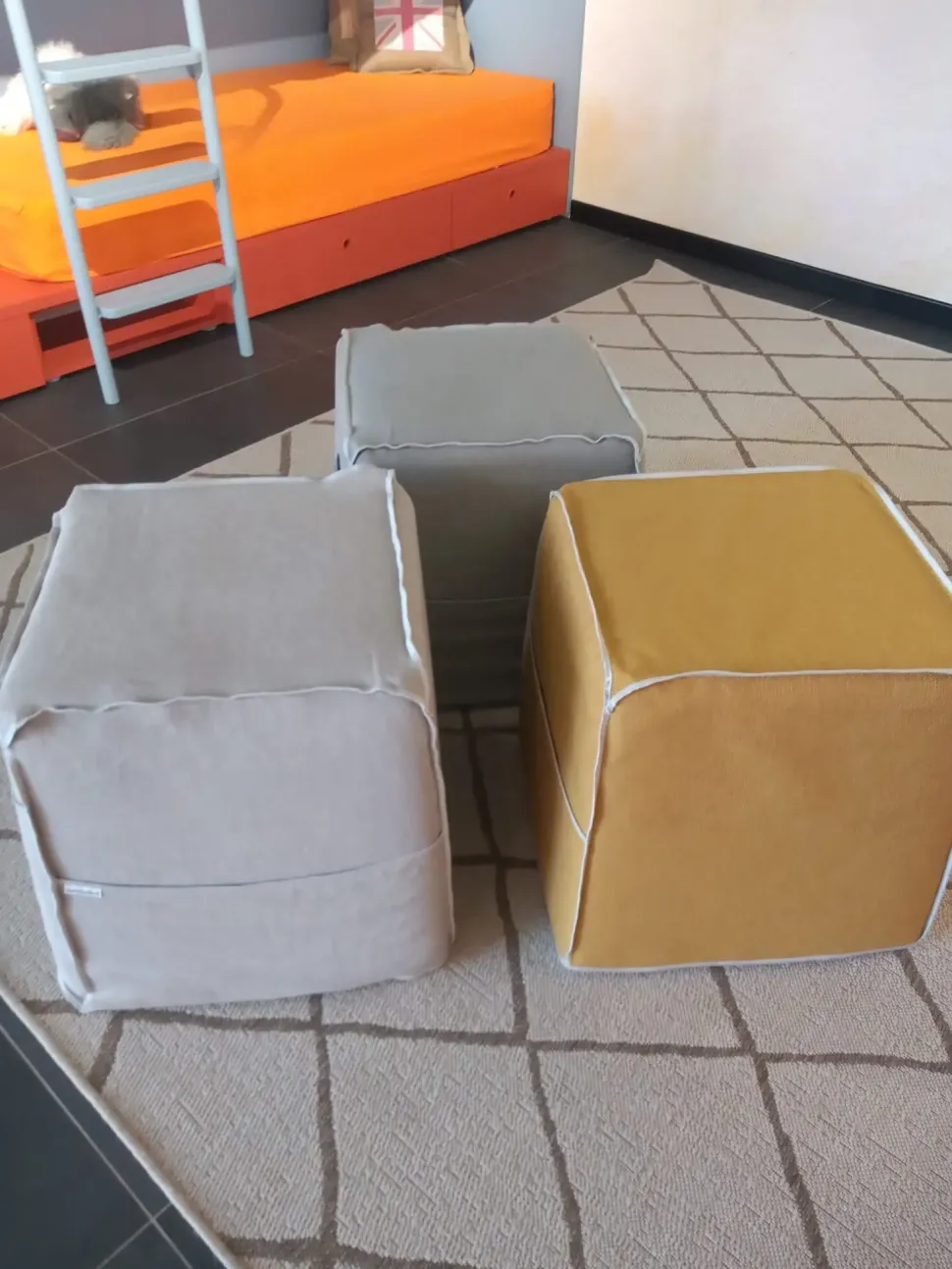 Pouf in tessuto Cookie a marchio Tomasella a prezzo scontato